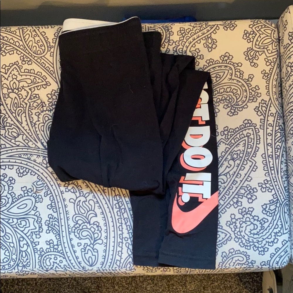 NIKE black leggings “just do it” Small